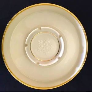 Vintage Lenox 24-K gold trim ashtray with hand decorated snowflake center